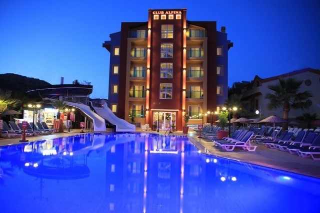 تور ترکیه هتل کلاب آلپینا - آژانس مسافرتی و هواپیمایی آفتاب ساحل آبی